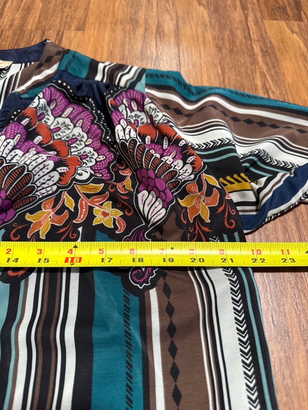 Figueroa & Flower Women's Size M Multicolor Striped V-Neck Button
Front Blouse - Picture 9 of 16